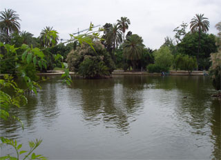 Sjön i Parc de la Ciutadella i Barcelona